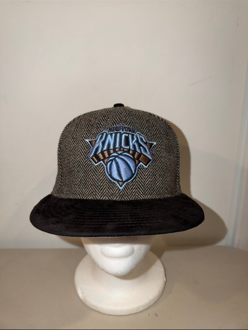 New York Knicks New Era 59 Fifty 7 1/8 Hat (NWTS)